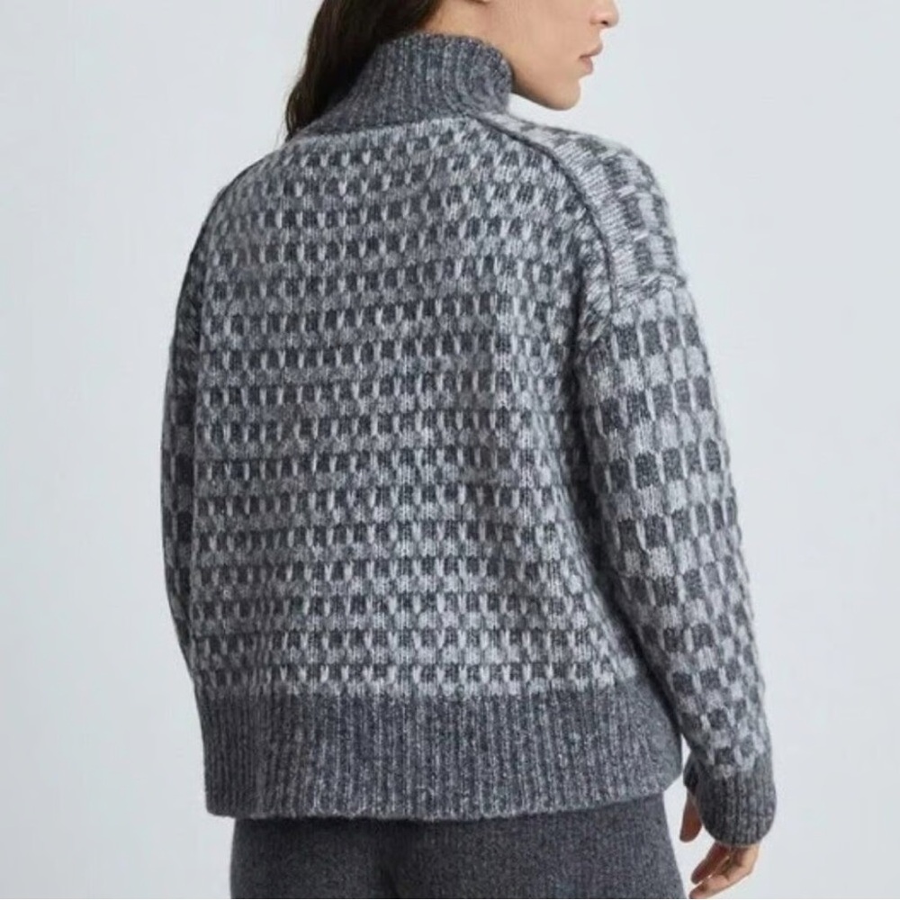 NWOT Everlane The Cloud Checkered Turtleneck - Picture 9 of 9